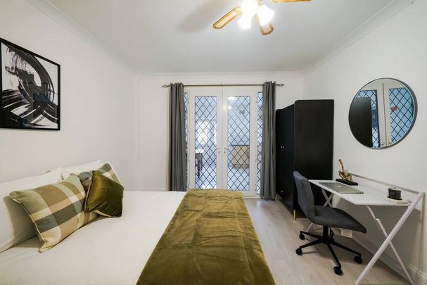1 bedroom in a house share to rent - Photo 1