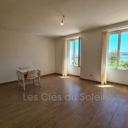 Location Appartement 2 pièces 57m² SANARY SUR MER 83110 - Photo 3