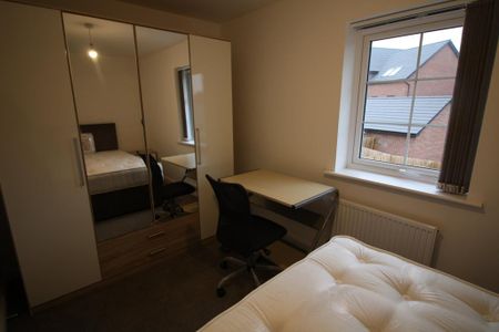 2 bedroom flat to rent - Photo 4