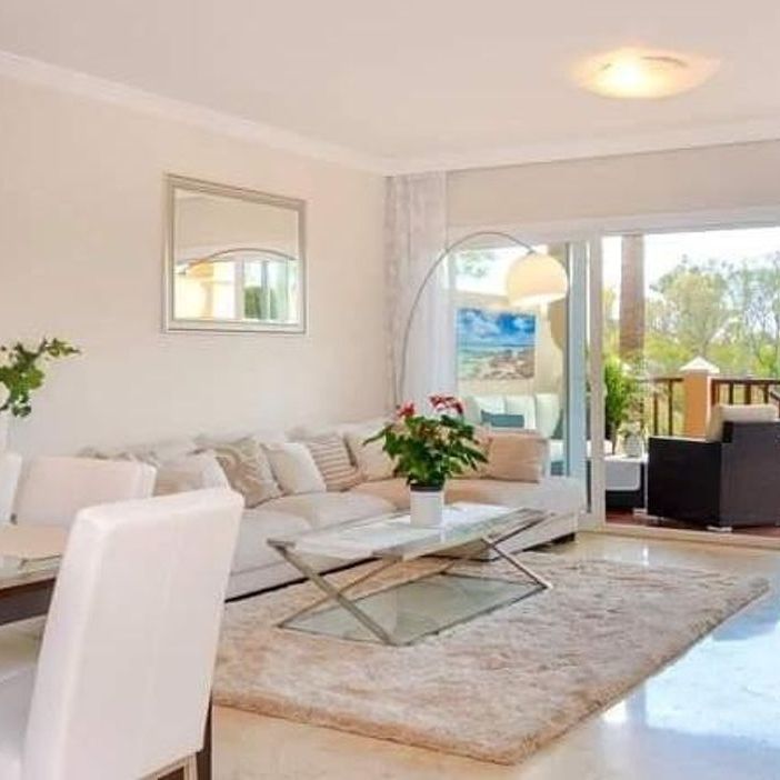 Luxury Flat for rent in Estepona, Andalusia - Photo 1