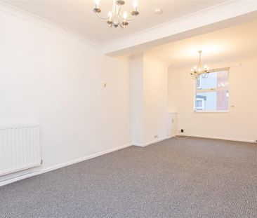 2 bed House - Mid Terrace To Let - Photo 1