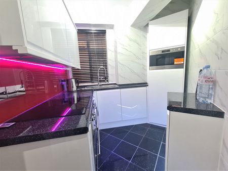 1 Bed Flat, Orsett Terrace, W2 - Photo 5