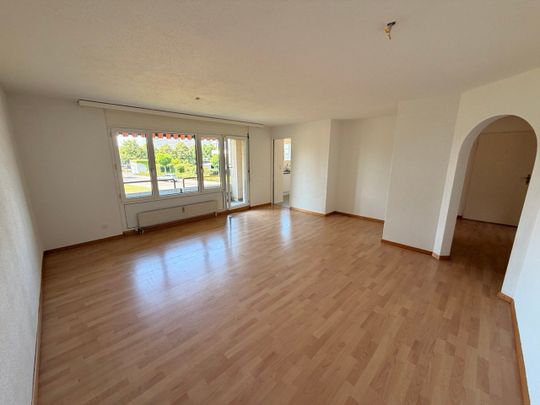 Helle 4.5-Zimmer-Wohnung mit Balkon und schöner Aussicht in Frasnacht - Foto 1