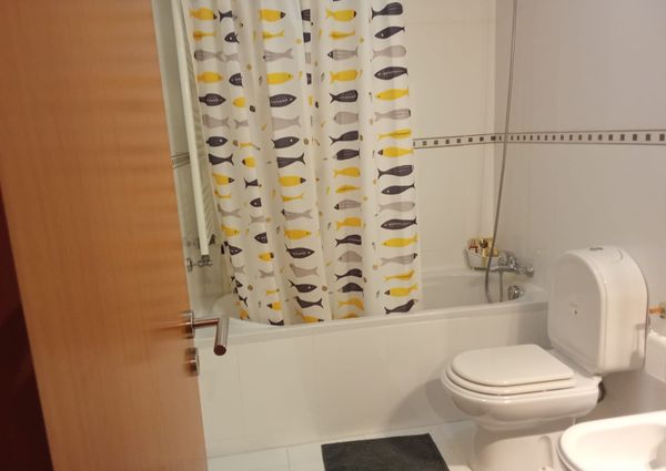 Apartamento T1 mobilado e equipado com garagem fechada. Glicínias!