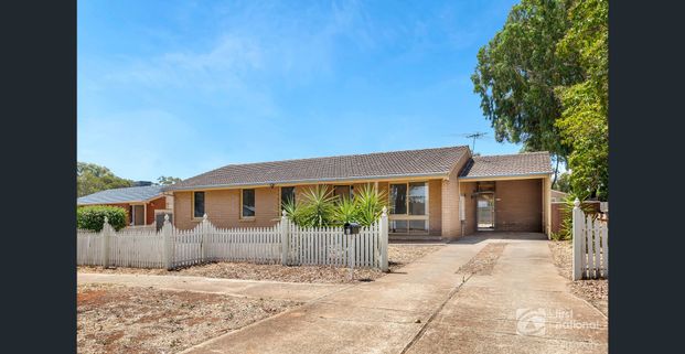 Spacious Family Home in Munno Para - Photo 1