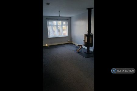 3 bedroom terraced house to rent - Photo 3