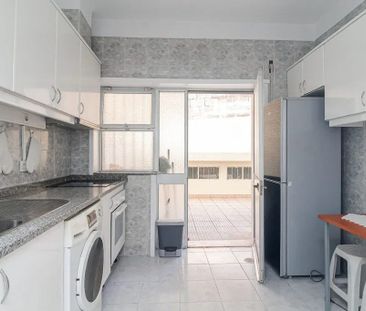 Rua de São Roque da Lameira, Porto, Braga 4050-265 - Photo 1