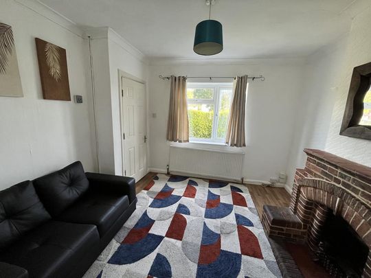 1 bedroom in a house share to rent - Photo 1