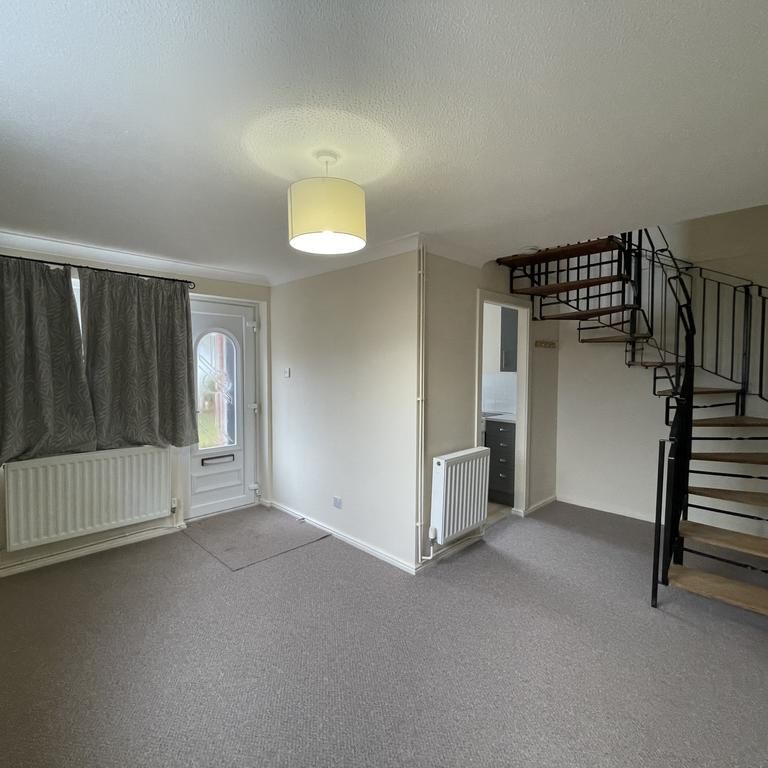 1 bedroom semi-detached house to rent - Photo 1
