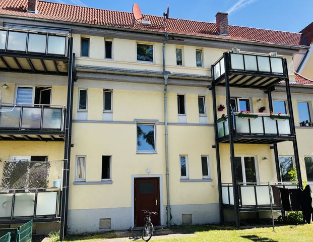 4-Zimmer-Wohnung mit Balkon im Erdgeschoss in der Peiner Südstadt - Foto 1