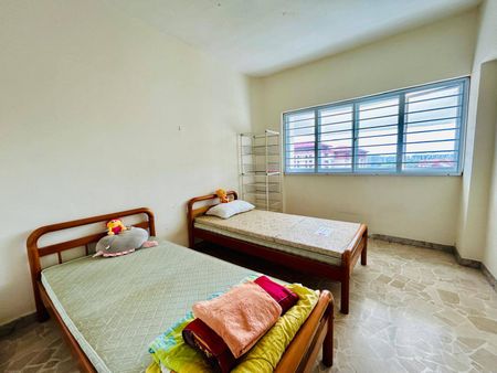 3 Bedroom HDB_FOUR_ROOM at Toa Payoh - Photo 2