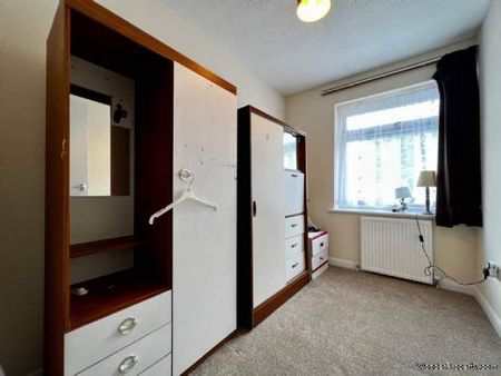 3 bedroom property to rent in London - Photo 5