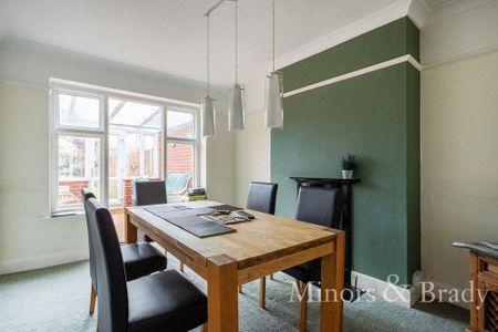 3 bedroom semi-detached house to rent - Photo 4