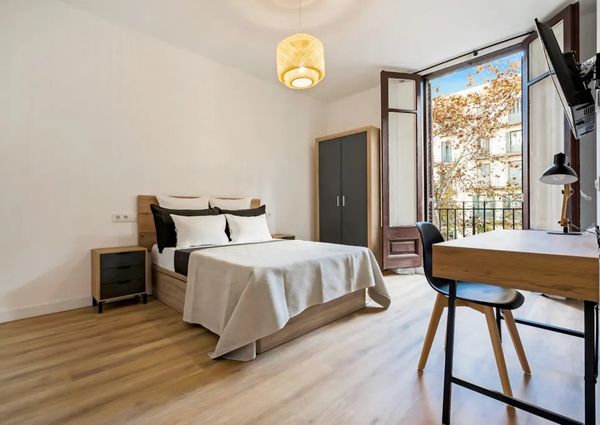 Ronda de Sant Pere, Barcelona, Catalonia 08010