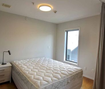 Modern 1 Bedroom Apartment - FURNISHED - Photo 1