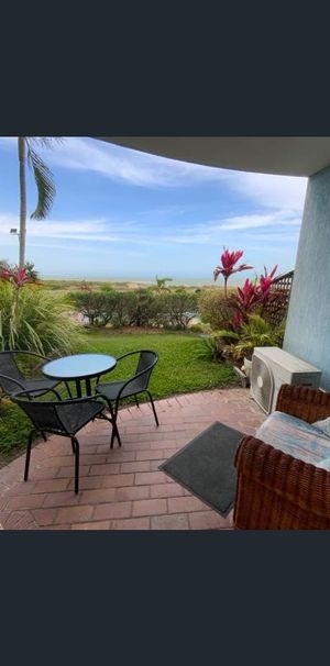 Beachfront Unit - Urangan - Photo 2