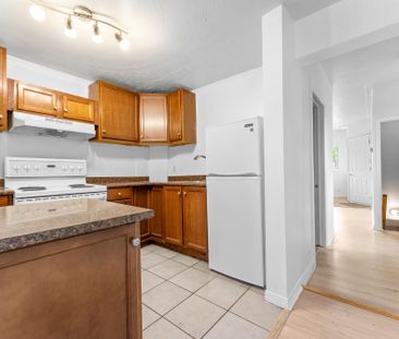 For Lease - 109 Marier Avenue, Vanier and Kingsview Park, Ontario - Photo 3