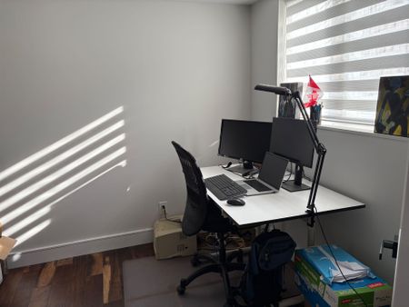 For Lease - 260 Hillside Drive, Mississauga, Ontario - Photo 2