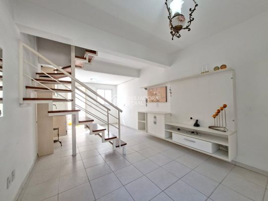 Casa em Condomínio com 3 quartos e 107m² para alugar em Cavalhada, Porto Alegre. - Photo 1
