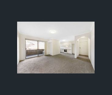 Perfectly Presented One Bedroom Unit with Split Air-Conditioning! - Photo 1