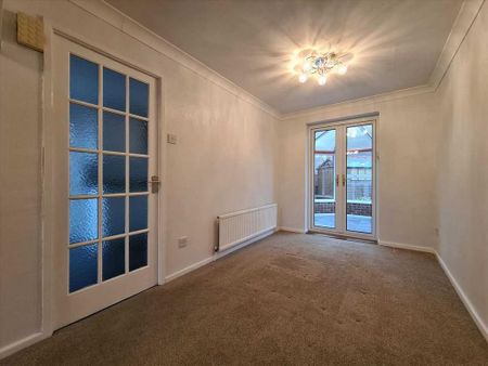 3 bedroom detached house to rent - Photo 5