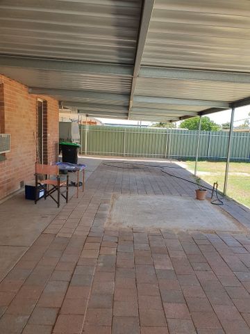 Three bedroom home - Photo 3