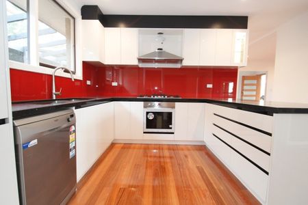 Spacious Three-Bedroom Home and Convenient Location - Photo 3