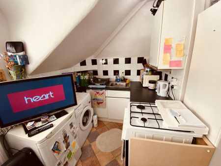 Studio to rent - Photo 2