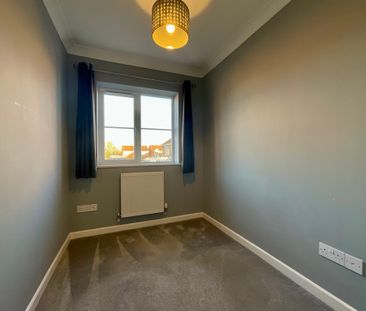 3 bedroom Semi-Detached House to let - Photo 3