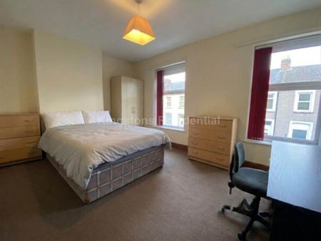 4 bedroom terraced house to rent - Photo 4