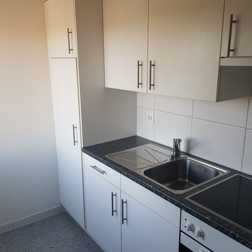 gemütliche 1.5 Zimmer Wohnung mit grossem Balkon - Photo 1