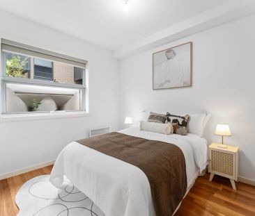 Contemporary Style in a Prime Box Hill Lifestyle Setting - Photo 4