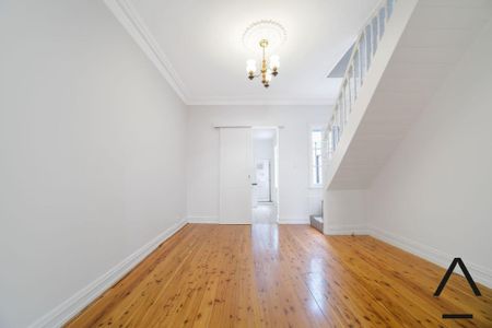 Two-Storey Terrace in Tree-lined Street - Photo 2
