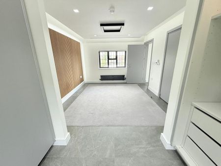 3 bedroom flat to rent - Photo 2