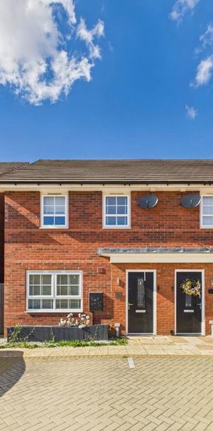 3 bedroom semi-detached house to rent - Photo 1