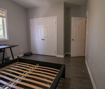 **ALL UTILITIES INCLUDED** Student Room For Rent in St. Catharines!! - Photo 2