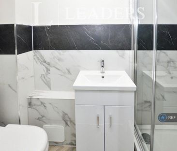 6 bedroom terraced house to rent - Photo 5