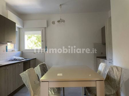 Appartamento viale Giacomo Leopardi, Centro, Camerino - Photo 2
