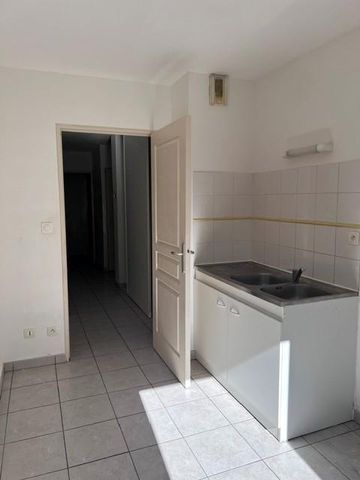 Location Appartement 3 pièces 69m² BRIGNOLES 83170 - Photo 3
