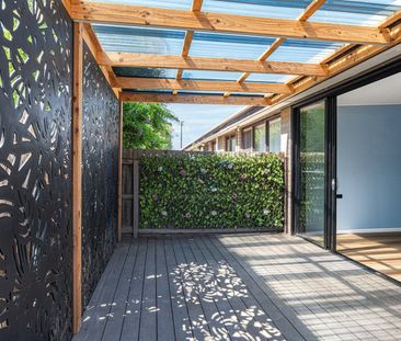 Ideal Low-Maintenance Living - Photo 2