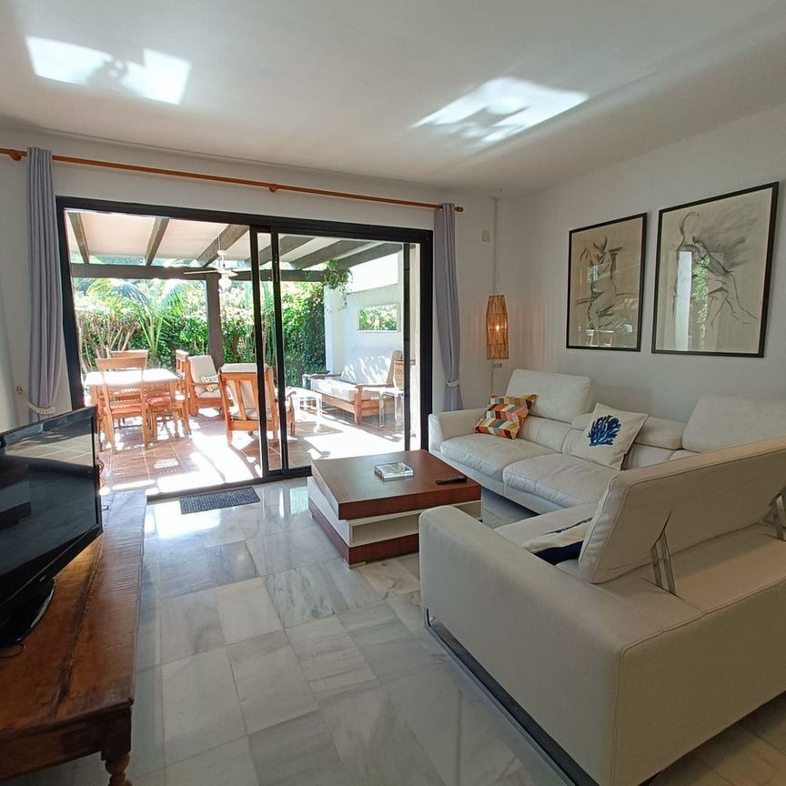 Apartamento planta baja en alquiler en Marbella, Marbella - Photo 1