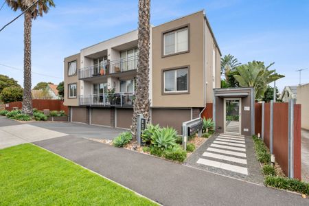 City Apartment Close To Eastern Beach - Photo 5