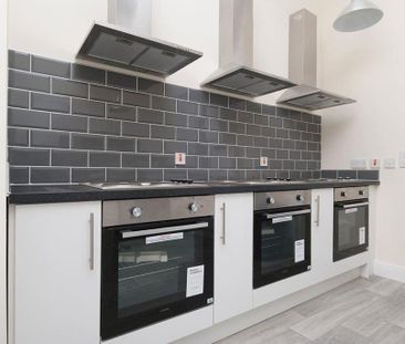 9 bedroom flat share to rent - Photo 4