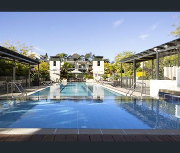 Contemporary two bedroom apartment - Photo 5