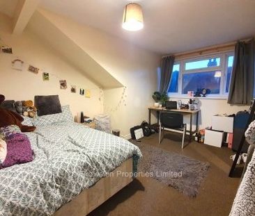 5 Bedroom House Properties Hyde Park - Photo 5