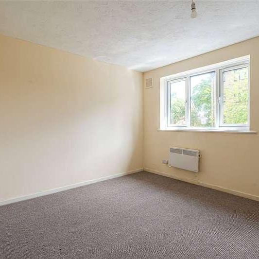 Campbell Close, London, SW16 - Photo 1
