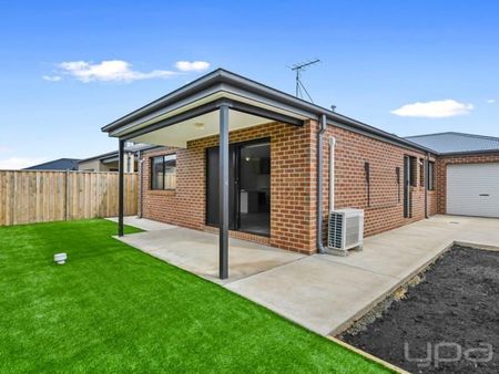 Modern Living with Exceptional Features - Photo 2