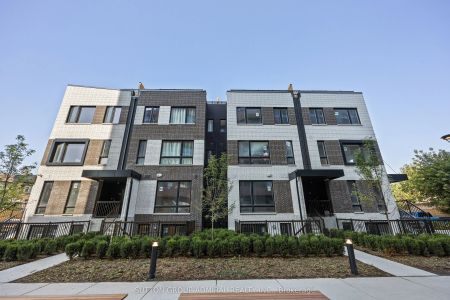 10 Ed Clark Gardens Boulevard #TH5 - Photo 2