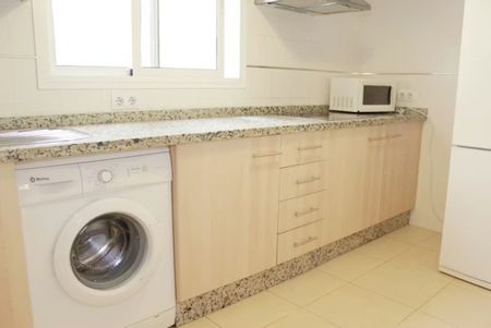 Calle Buiza y Mensaque, Sevilla, Andalusia 41004 - Photo 5