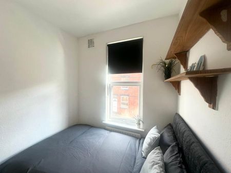Vicarage Street (room 2), Kirkstall, Leeds - Photo 2